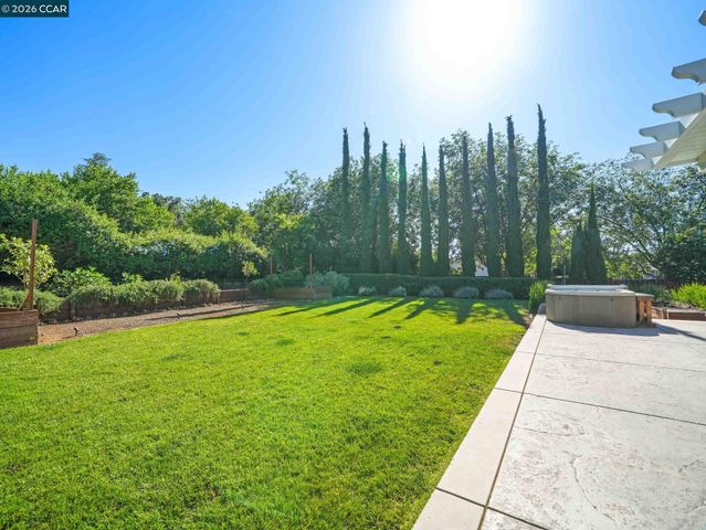 32 Atchinson Stage Court, Clayton, CA 94517