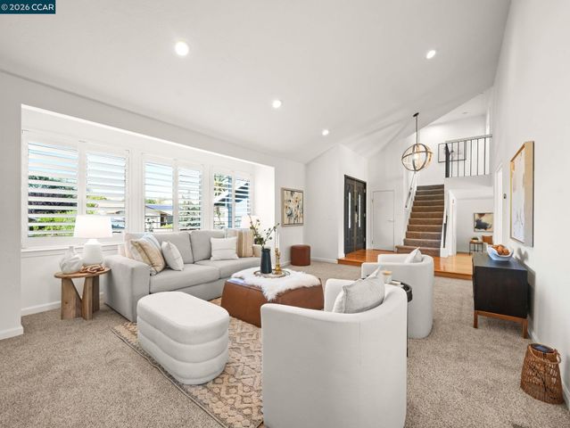 32 Atchinson Stage Court, Clayton, CA 94517