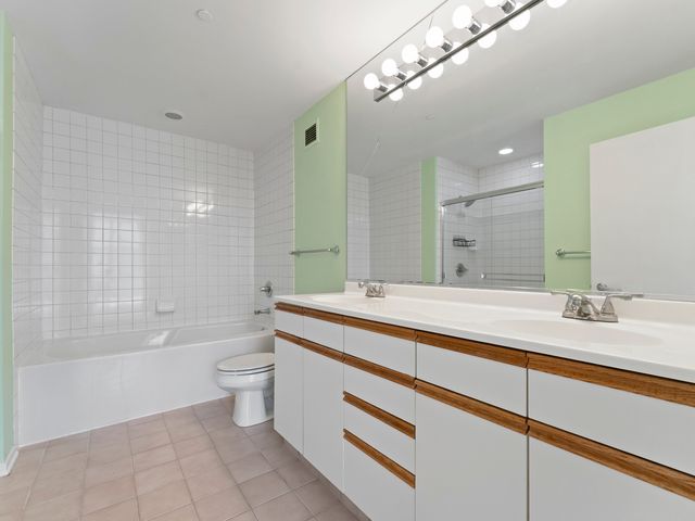 330 N Jefferson Street 1704, Chicago, IL 60661