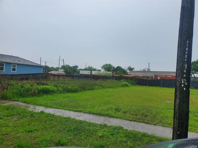 2710 Mills Street, Houston, TX 77026