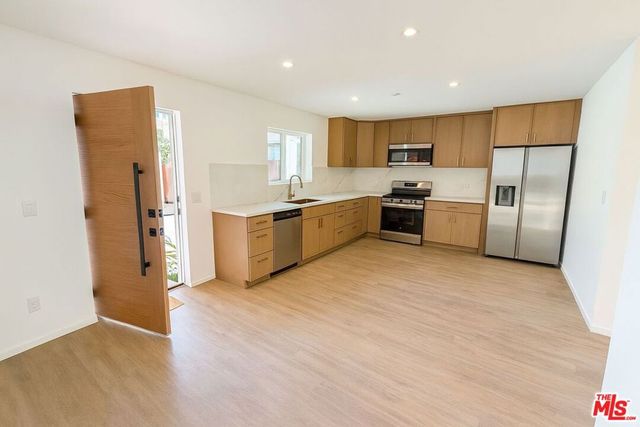 5417 Gentry Avenue, Valley Village, CA 91607