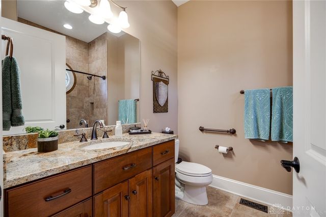 2185 Tanbark Trail, Sugarcreek Twp, OH 45385