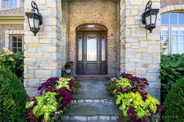 2185 Tanbark Trail, Sugarcreek Twp, OH 45385