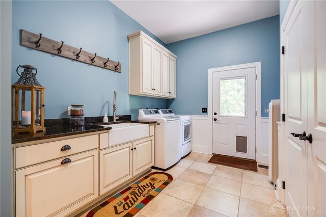 2185 Tanbark Trail, Sugarcreek Twp, OH 45385