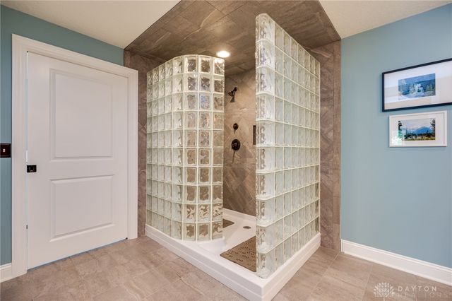 2185 Tanbark Trail, Sugarcreek Twp, OH 45385