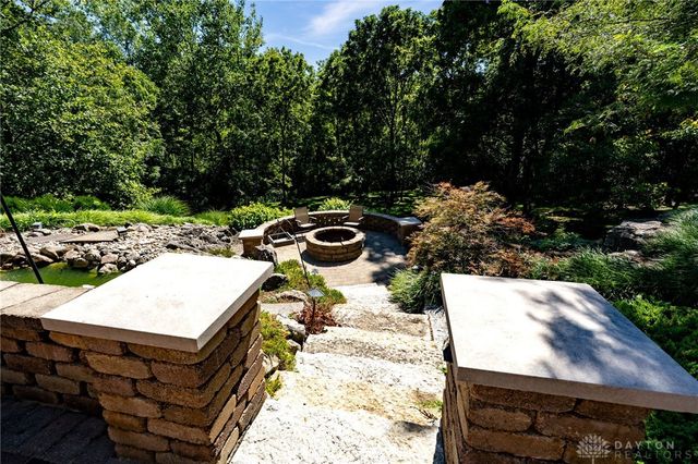2185 Tanbark Trail, Sugarcreek Twp, OH 45385