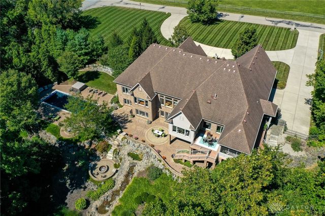 2185 Tanbark Trail, Sugarcreek Twp, OH 45385