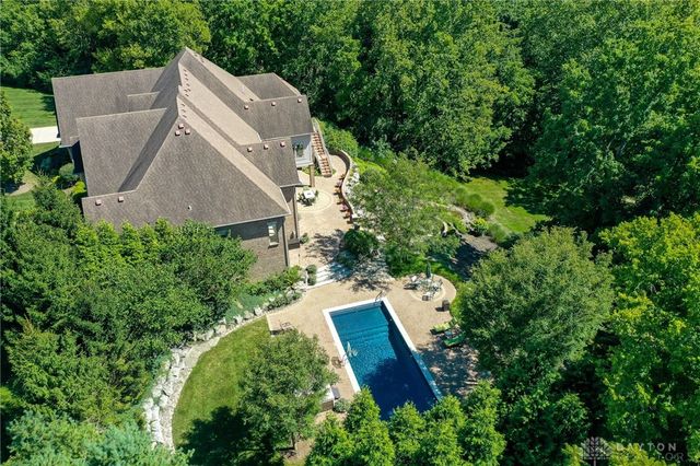2185 Tanbark Trail, Sugarcreek Twp, OH 45385