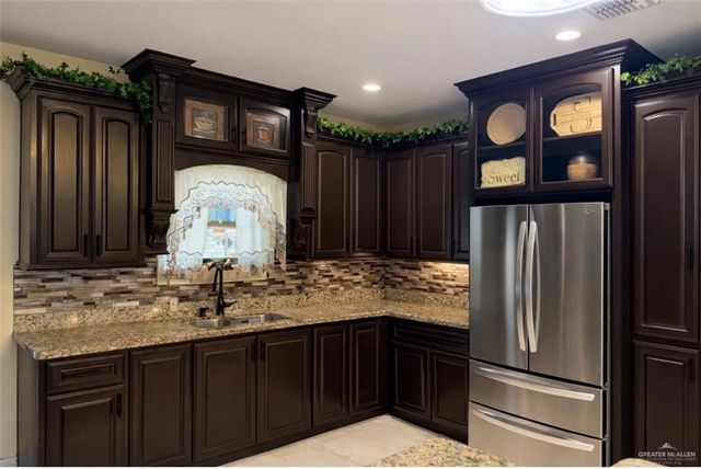 606 San Saba Circle, Rio Grande City, TX 78582