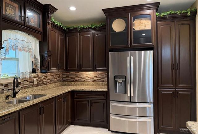 606 San Saba Circle, Rio Grande City, TX 78582