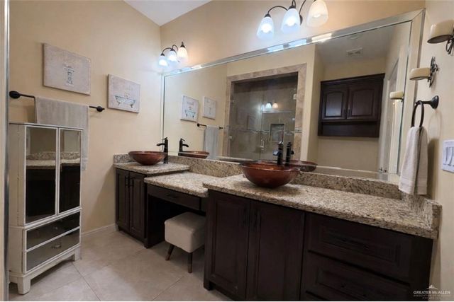 606 San Saba Circle, Rio Grande City, TX 78582