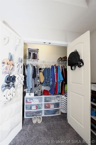 1042 Avondale Court, Jeffersonville, IN 47130