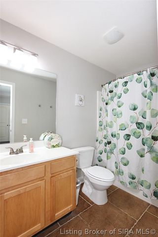 1042 Avondale Court, Jeffersonville, IN 47130