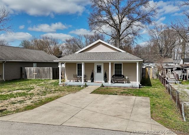 1042 Avondale Court, Jeffersonville, IN 47130