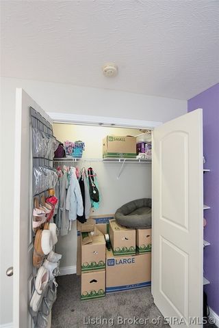 1042 Avondale Court, Jeffersonville, IN 47130