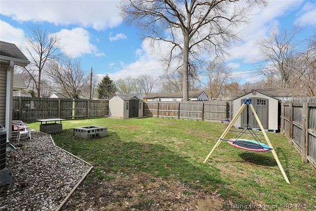 1042 Avondale Court, Jeffersonville, IN 47130