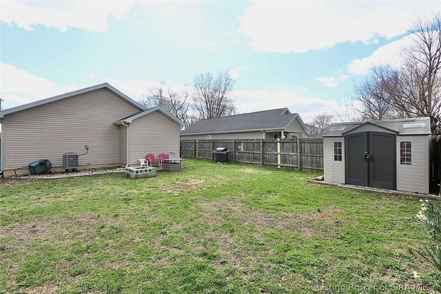 1042 Avondale Court, Jeffersonville, IN 47130