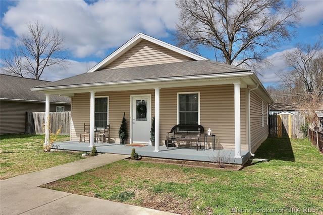 1042 Avondale Court, Jeffersonville, IN 47130