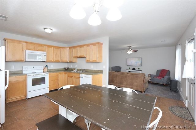 1042 Avondale Court, Jeffersonville, IN 47130