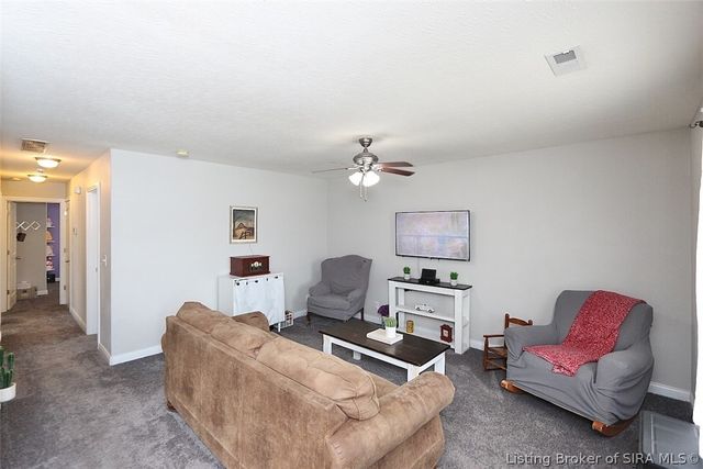 1042 Avondale Court, Jeffersonville, IN 47130