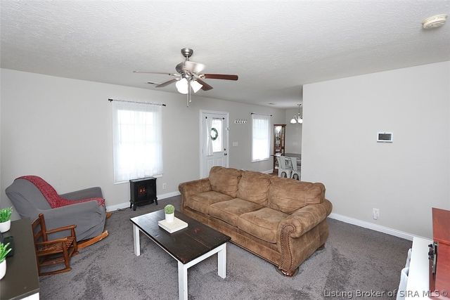 1042 Avondale Court, Jeffersonville, IN 47130