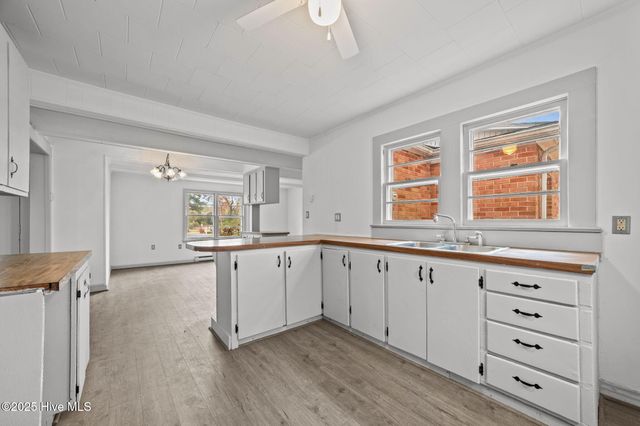 561 Godley Road, Grimesland, NC 27837