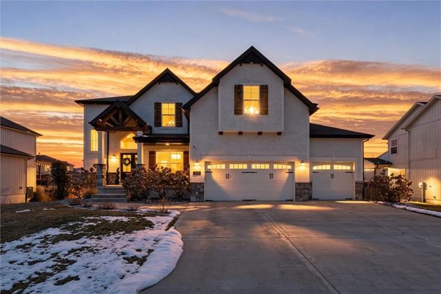 2008 NE 114th Street, Kansas City, MO 64155