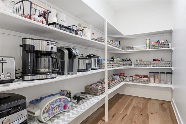 2008 NE 114th Street, Kansas City, MO 64155