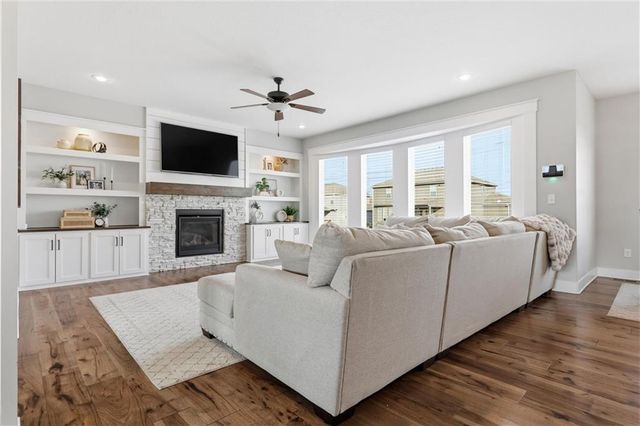 2008 NE 114th Street, Kansas City, MO 64155