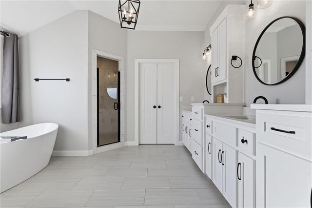 2008 NE 114th Street, Kansas City, MO 64155