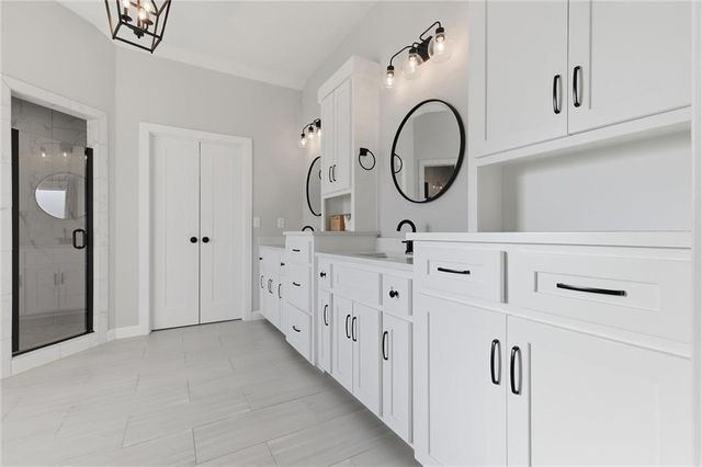 2008 NE 114th Street, Kansas City, MO 64155