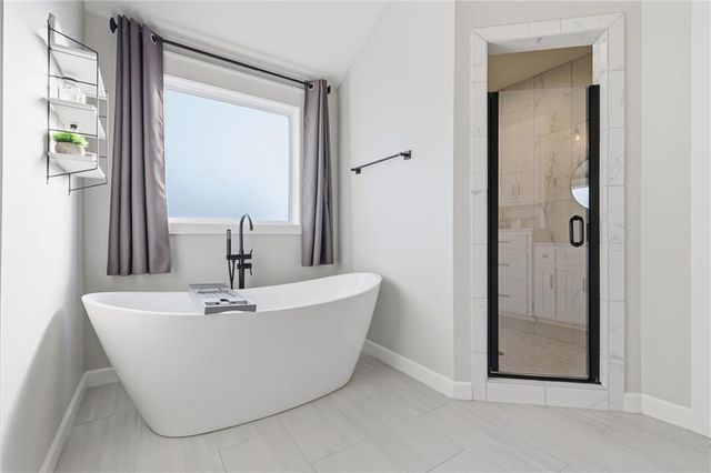 2008 NE 114th Street, Kansas City, MO 64155