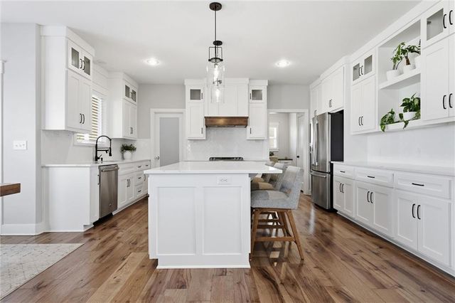 2008 NE 114th Street, Kansas City, MO 64155