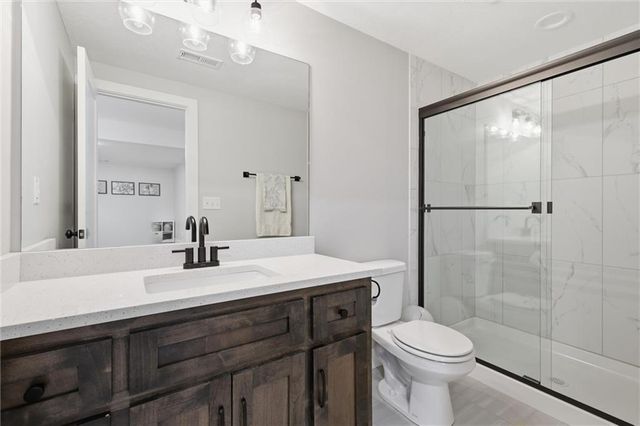 2008 NE 114th Street, Kansas City, MO 64155