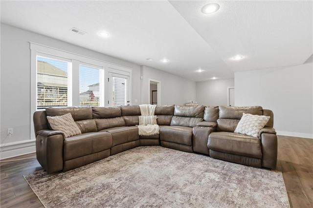 2008 NE 114th Street, Kansas City, MO 64155