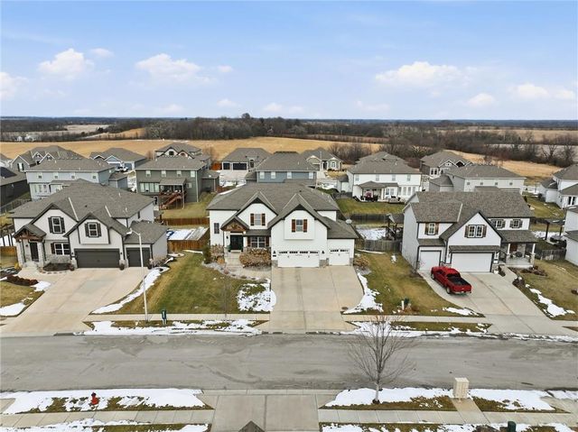 2008 NE 114th Street, Kansas City, MO 64155