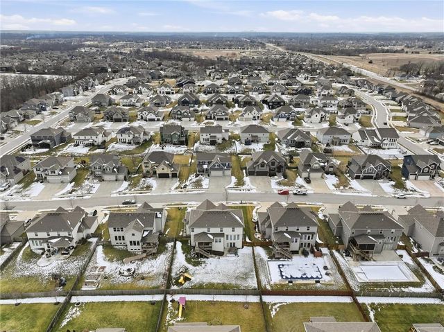 2008 NE 114th Street, Kansas City, MO 64155