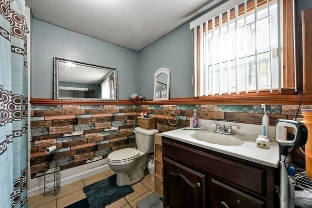 65 Holmes Ave, Brockton, MA 02302