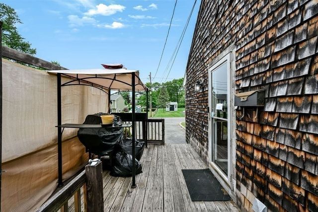 65 Holmes Ave, Brockton, MA 02302
