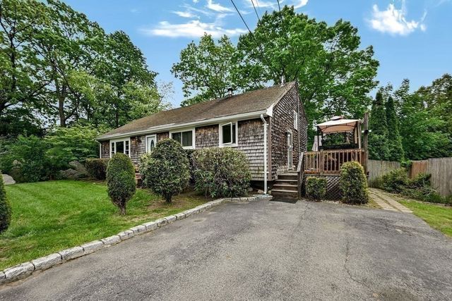 65 Holmes Ave, Brockton, MA 02302