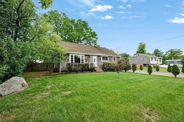 65 Holmes Ave, Brockton, MA 02302