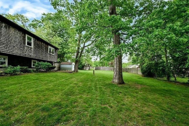 65 Holmes Ave, Brockton, MA 02302