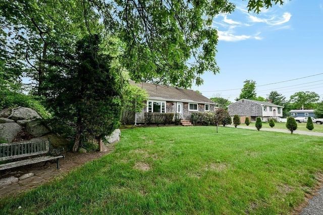 65 Holmes Ave, Brockton, MA 02302