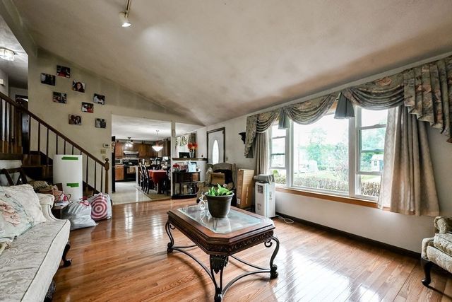 65 Holmes Ave, Brockton, MA 02302