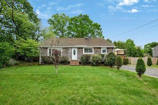 65 Holmes Ave, Brockton, MA 02302