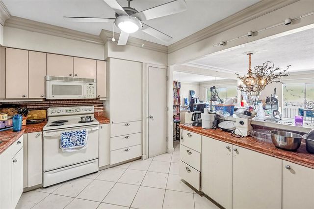 3753 46TH AVENUE S 7, St Petersburg, FL 33711