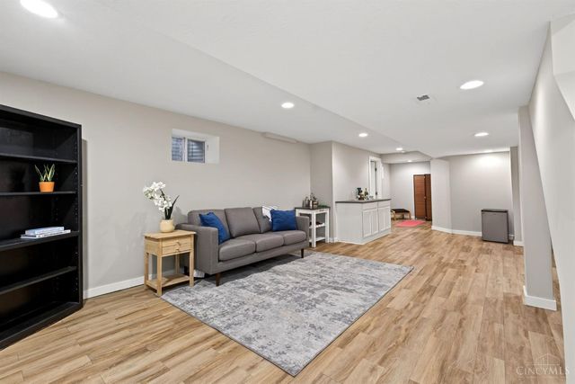 5512 Sunrise View Circle, Liberty Twp, OH 45044