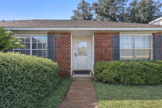 2095 Jessica Way, Navarre, FL 32566