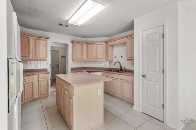 2095 Jessica Way, Navarre, FL 32566