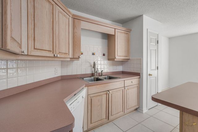 2095 Jessica Way, Navarre, FL 32566